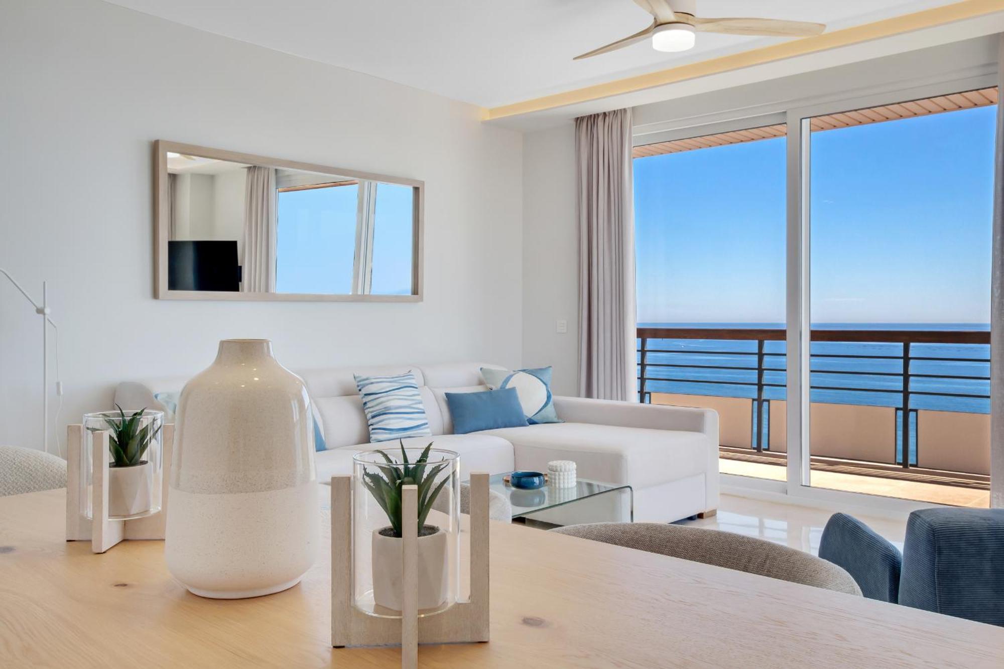 Santa Clara Modern & Exclusive Seafront Apartment Τορρεμολίνος Εξωτερικό φωτογραφία