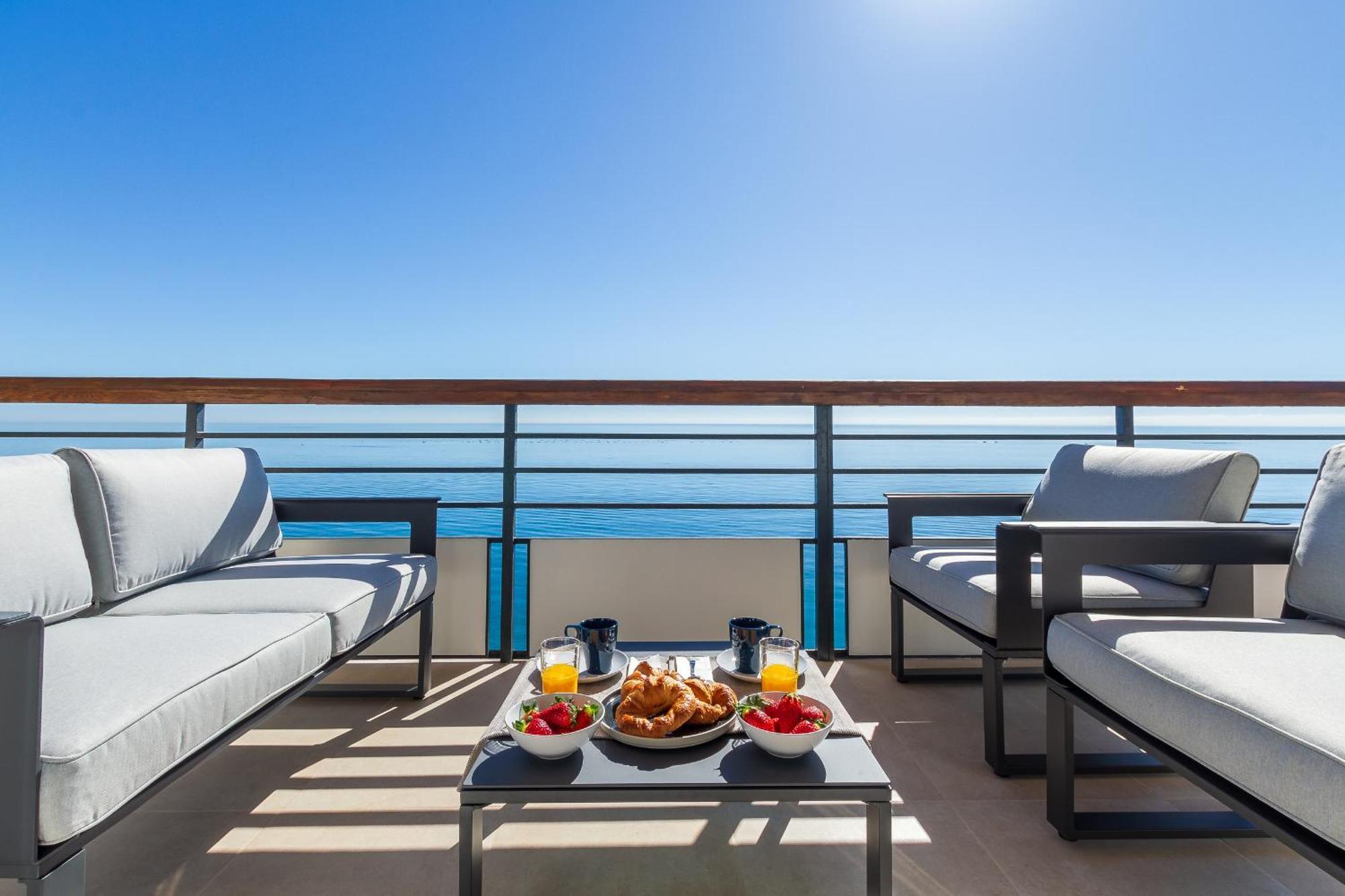 Santa Clara Modern & Exclusive Seafront Apartment Τορρεμολίνος Εξωτερικό φωτογραφία
