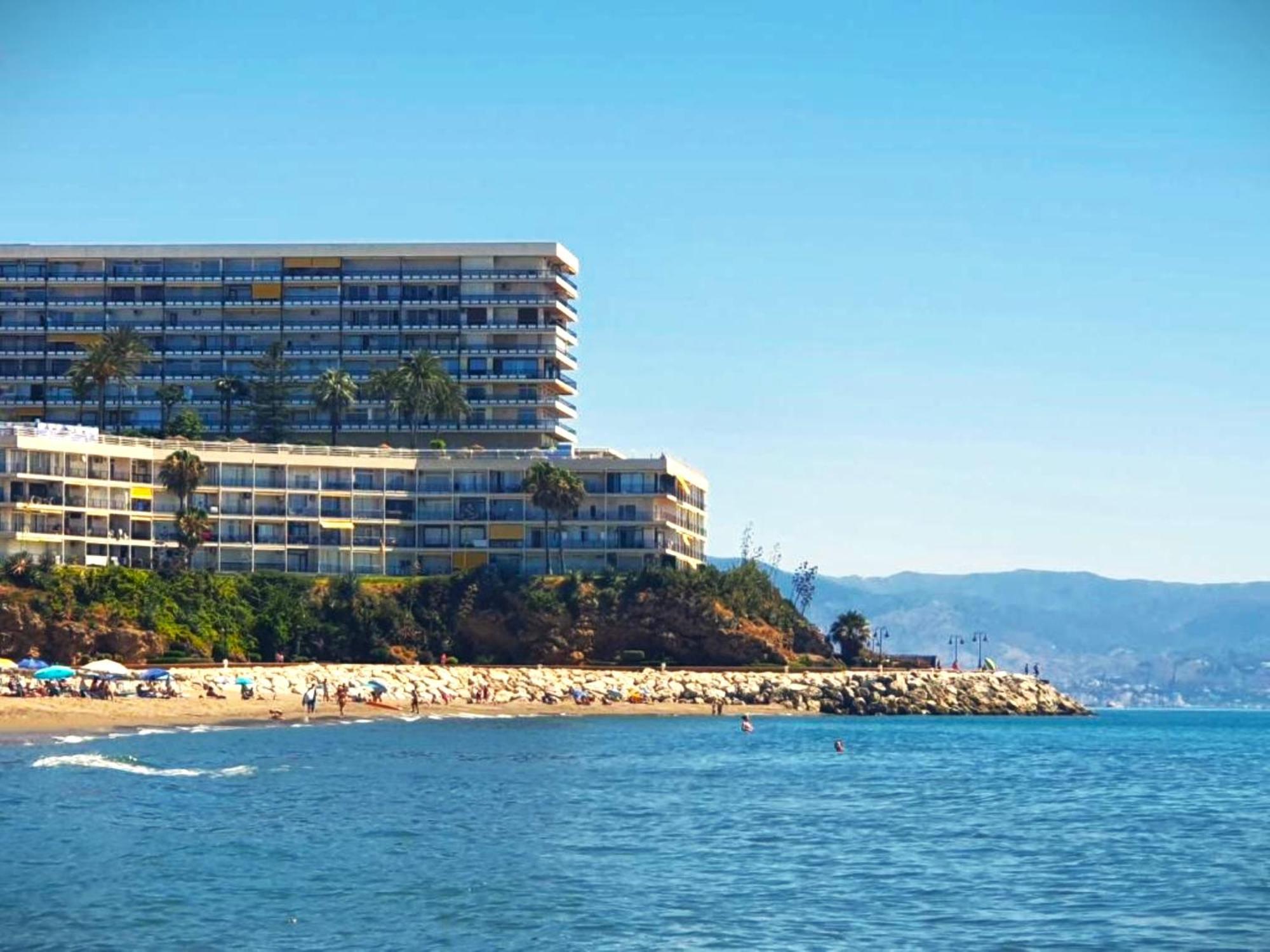 Santa Clara Modern & Exclusive Seafront Apartment Τορρεμολίνος Εξωτερικό φωτογραφία