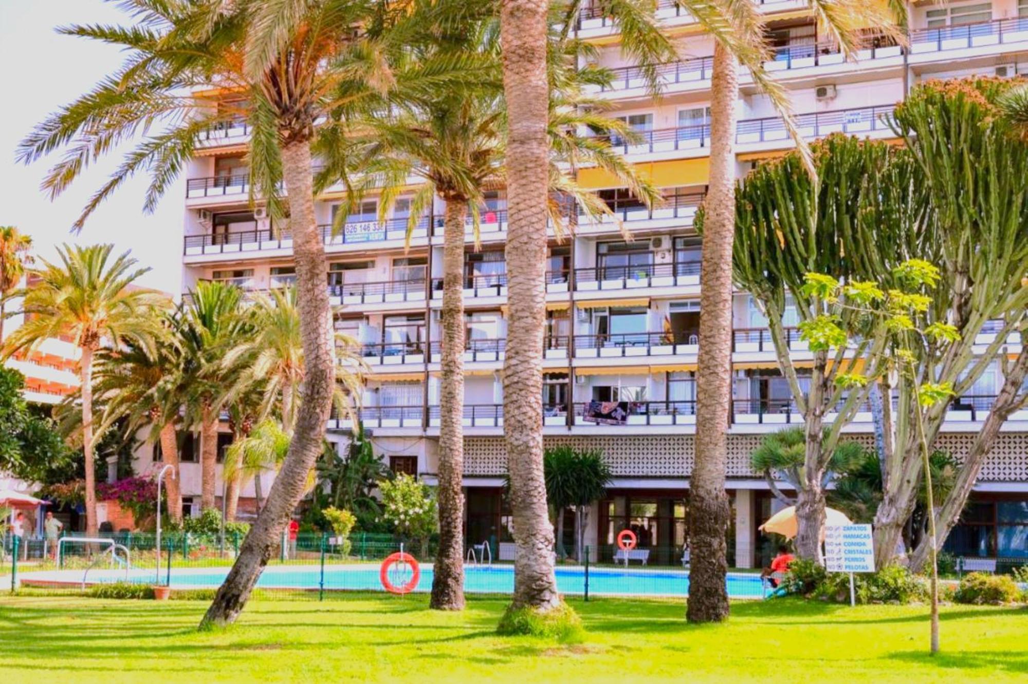 Santa Clara Modern & Exclusive Seafront Apartment Τορρεμολίνος Εξωτερικό φωτογραφία