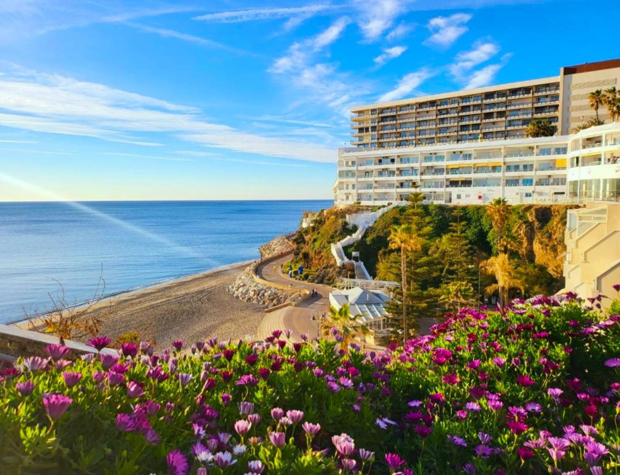 Santa Clara Modern & Exclusive Seafront Apartment Τορρεμολίνος Εξωτερικό φωτογραφία