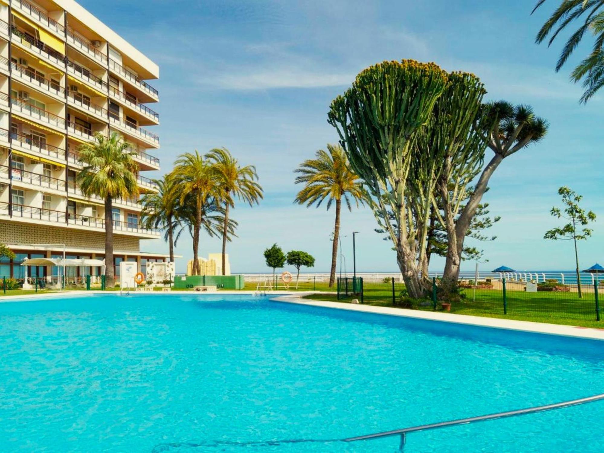 Santa Clara Modern & Exclusive Seafront Apartment Τορρεμολίνος Εξωτερικό φωτογραφία